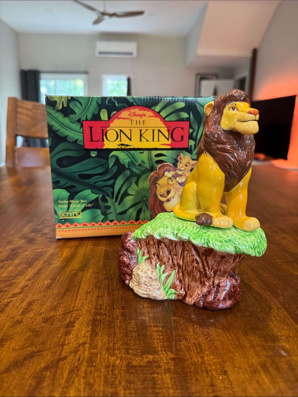 Vintage 1994 Disney The Lion King ceramic music box produced by Schmid.